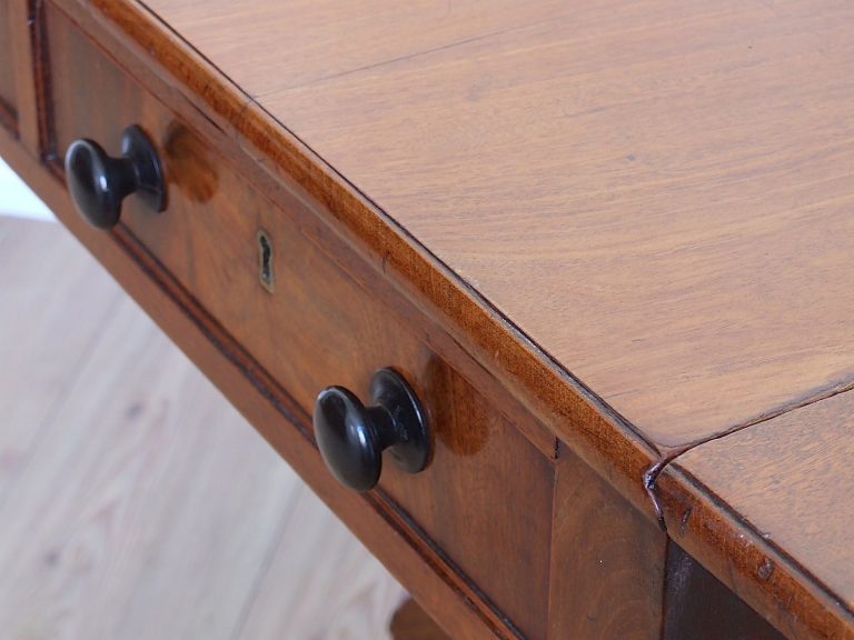 Pembroke Table in Mahagoni um 1830 | Schellack poliert | Wohnkultour