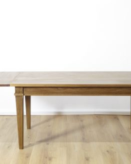 Tisch mit Ansteckplatte