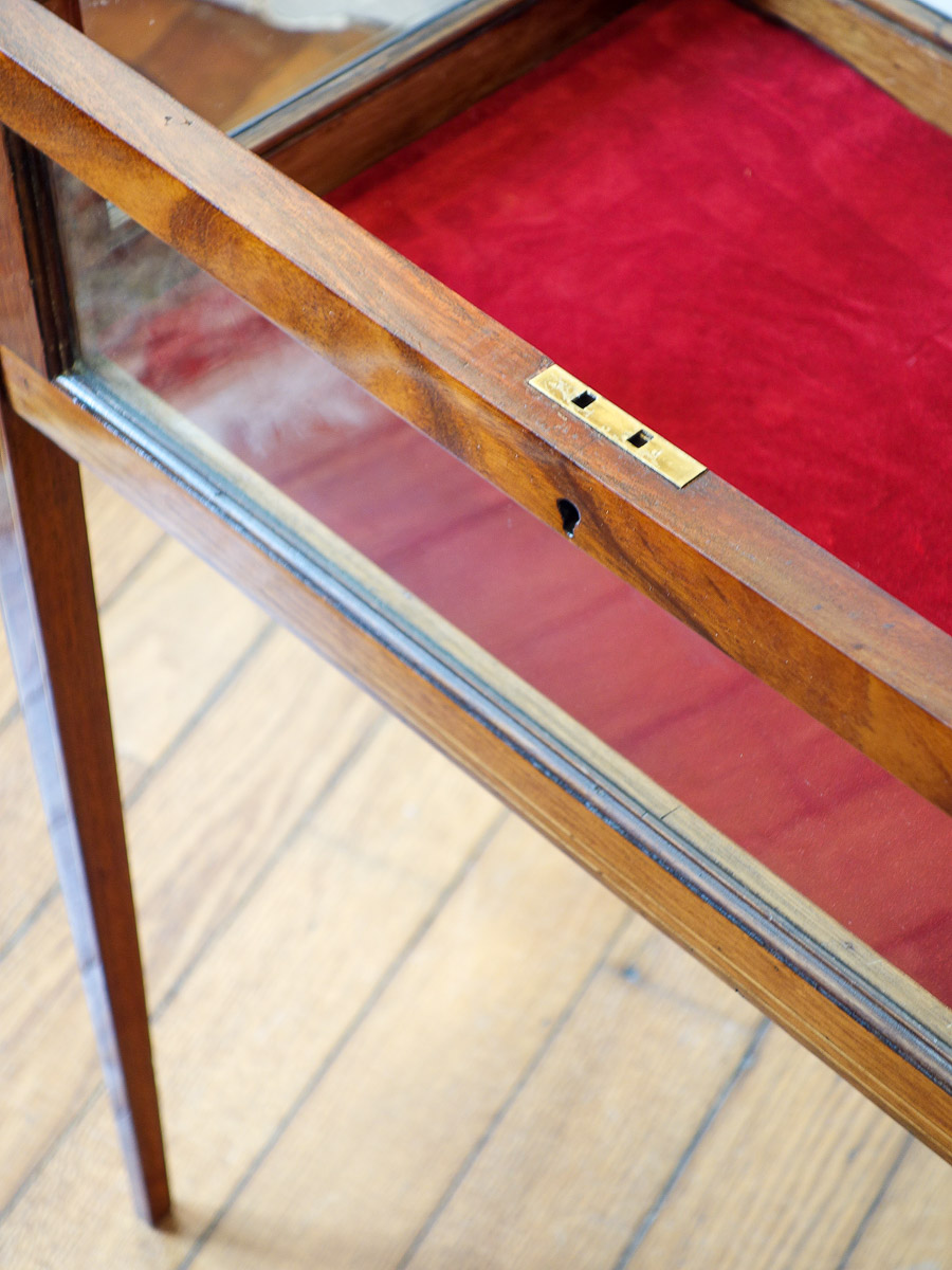 Antike Tischvitrine - Schmuckvitrine um 1900 handpoliert