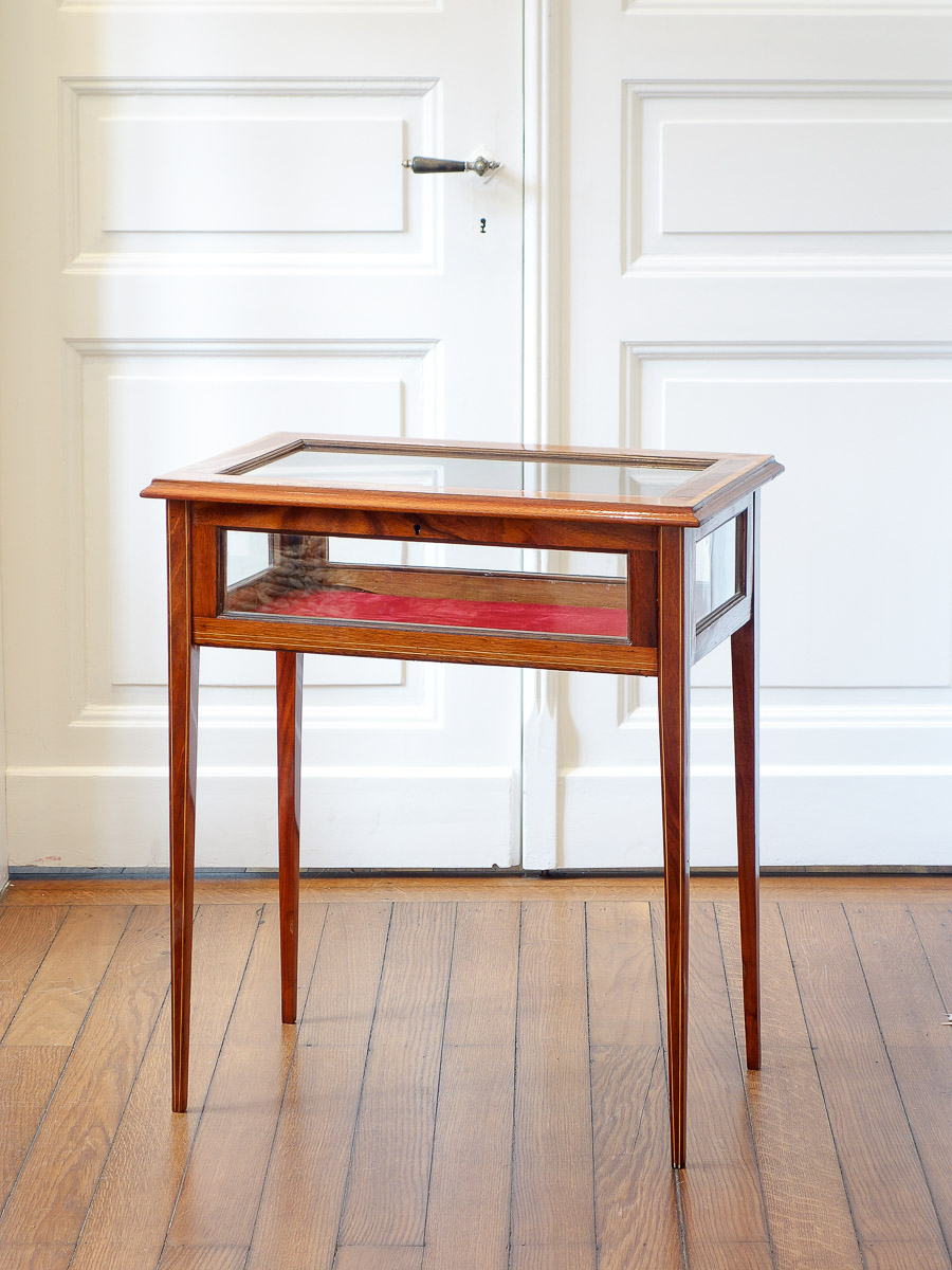 Antike Tischvitrine Schmuckvitrine um 1900 handpoliert