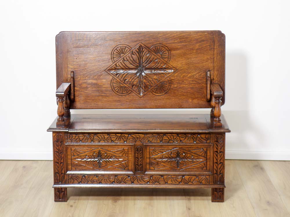 Antike Bank mit drei Funktionen Sitzbank, Tisch, Truhe