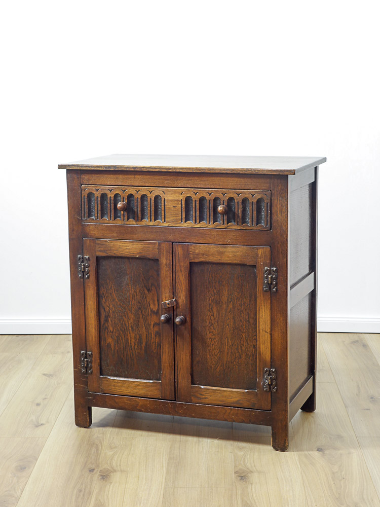 Antiker Halbschrank Schränkchen in Eiche um 1920