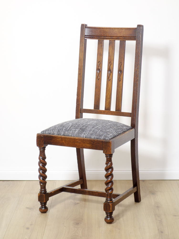 Antiker Stuh aus der Zeit um 1920 - restauriert & neu gepolstert