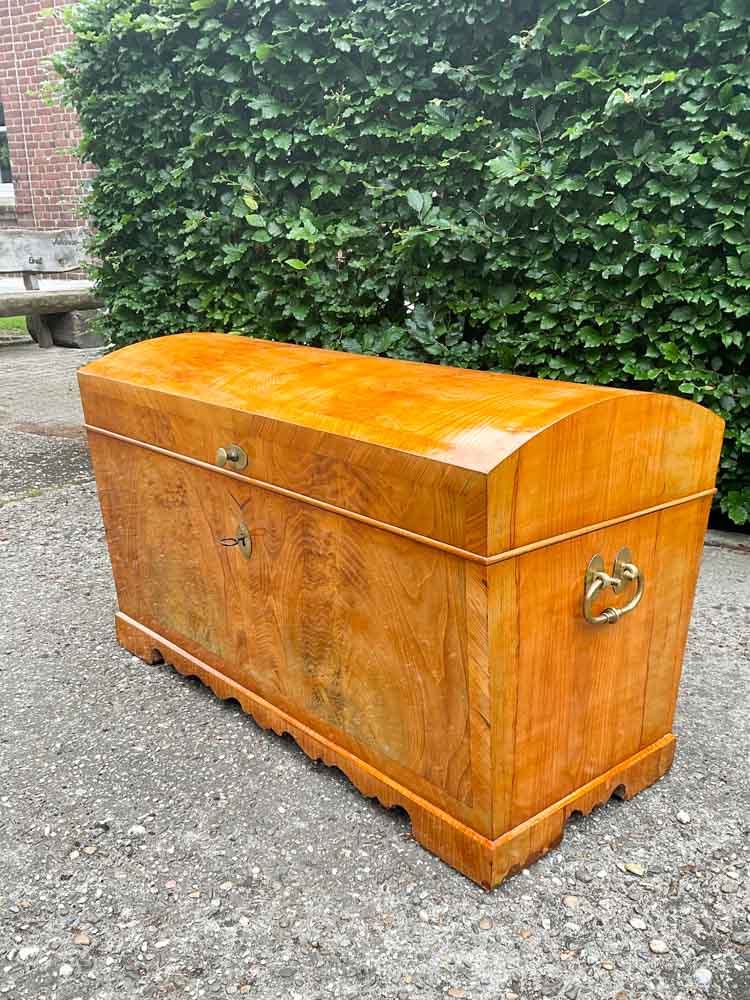 Antike Biedermeier Truhe in Esche – Bild 12