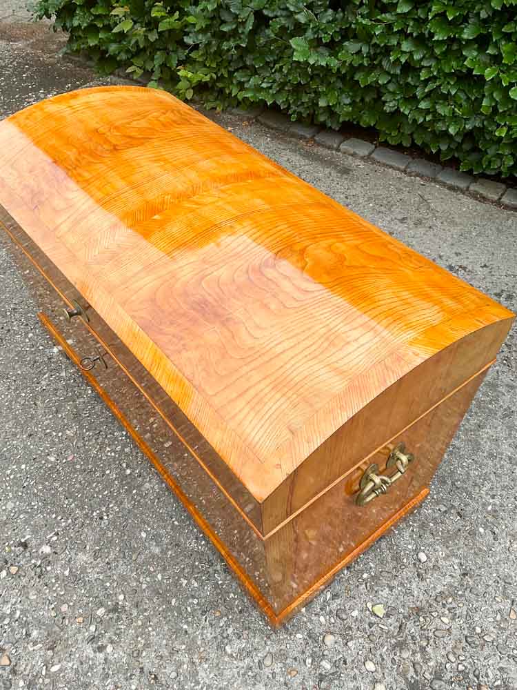 Antike Biedermeier Truhe in Esche – Bild 10
