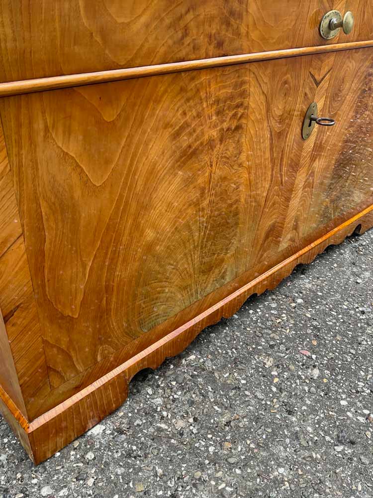 Antike Biedermeier Truhe in Esche – Bild 7