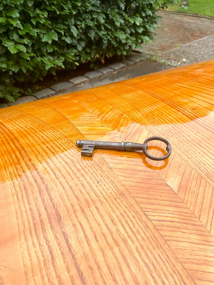 Antike Biedermeier Truhe in Esche – Bild 5