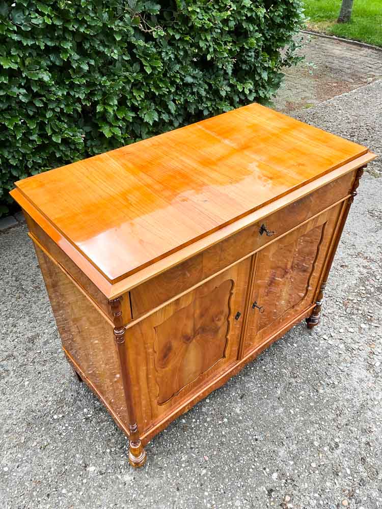 Biedermeier Halbschrank aus Kirschholz – Bild 9