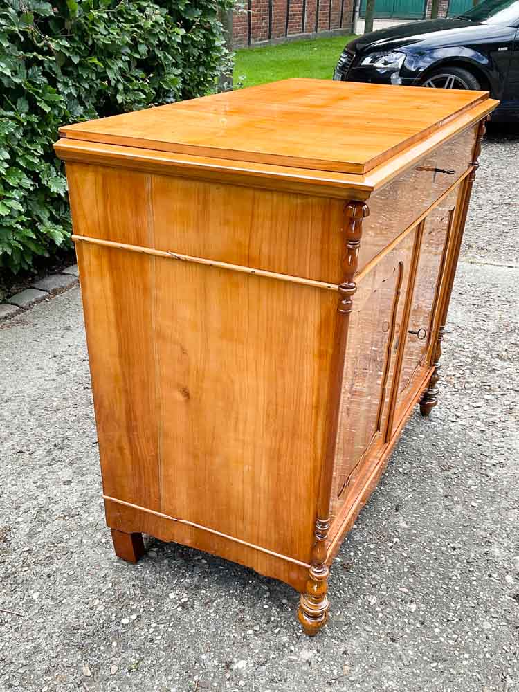 Biedermeier Halbschrank aus Kirschholz – Bild 6