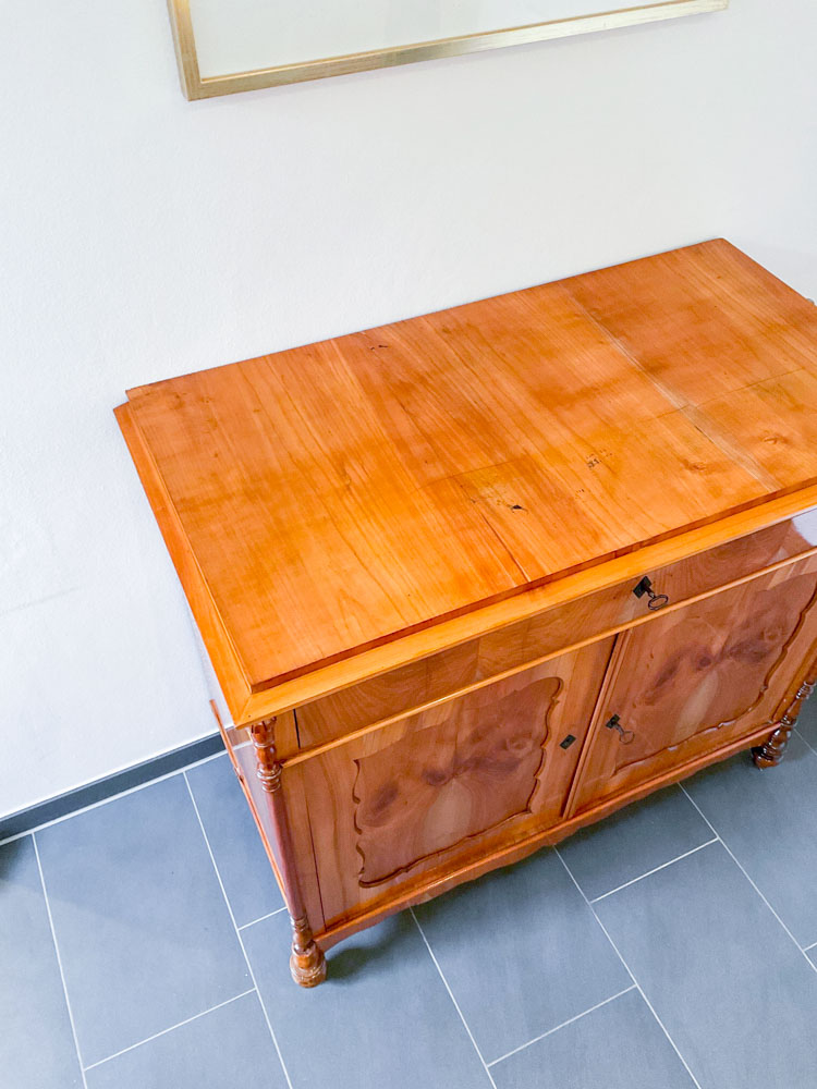 Biedermeier Halbschrank aus Kirschholz – Bild 13